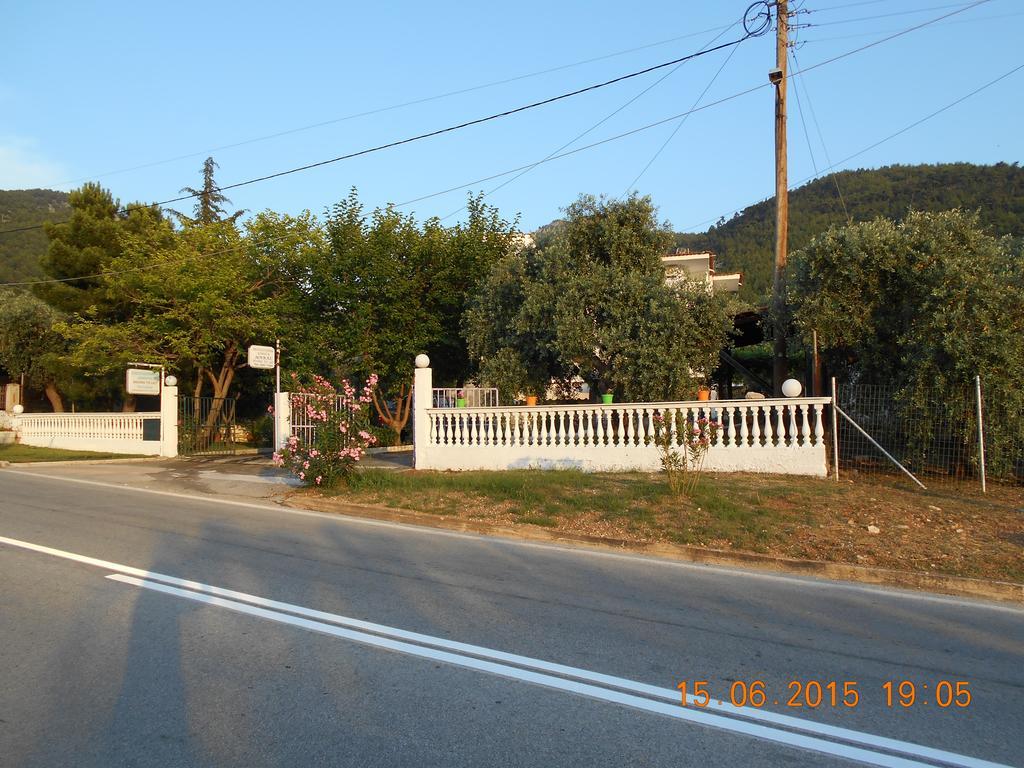 Hotel Doukas à Skala Rachoni  Extérieur photo