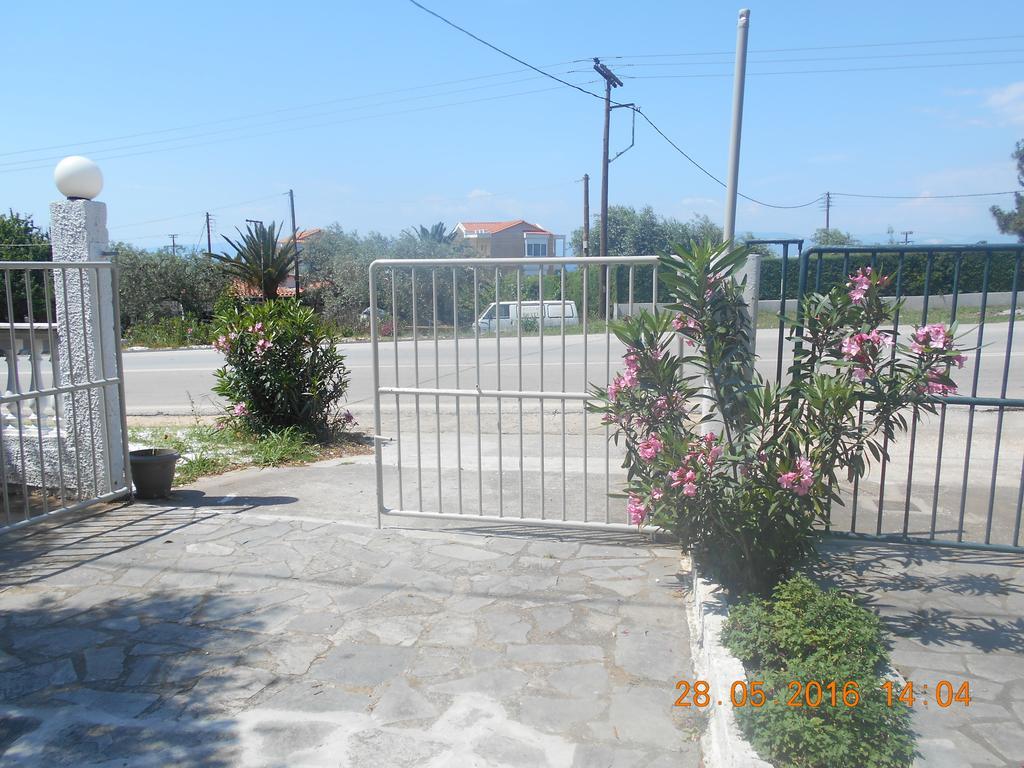 Hotel Doukas à Skala Rachoni  Extérieur photo