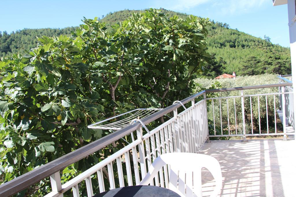 Hotel Doukas à Skala Rachoni  Extérieur photo