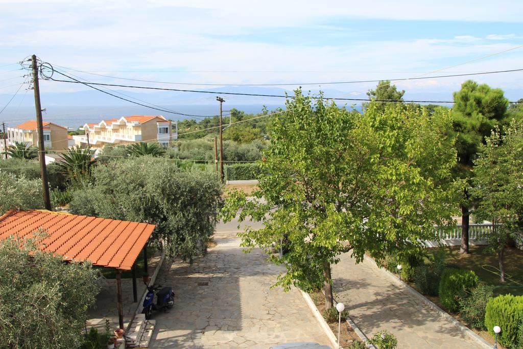 Hotel Doukas à Skala Rachoni  Extérieur photo