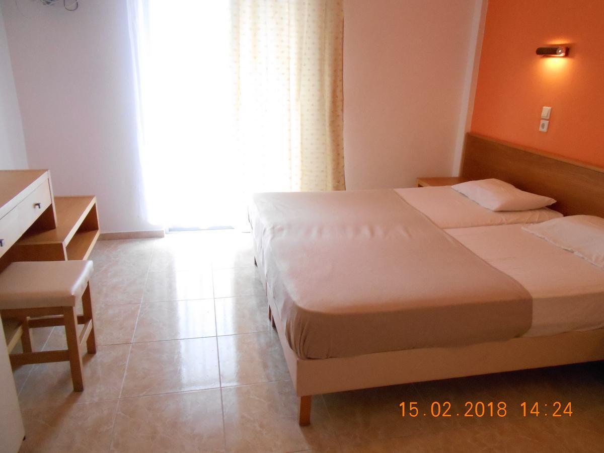 Hotel Doukas à Skala Rachoni  Extérieur photo