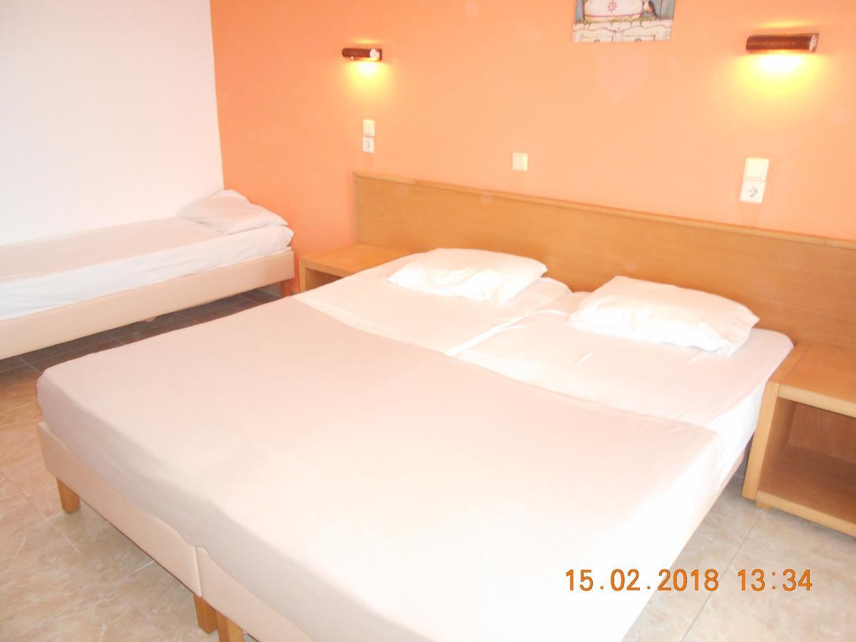 Hotel Doukas à Skala Rachoni  Extérieur photo