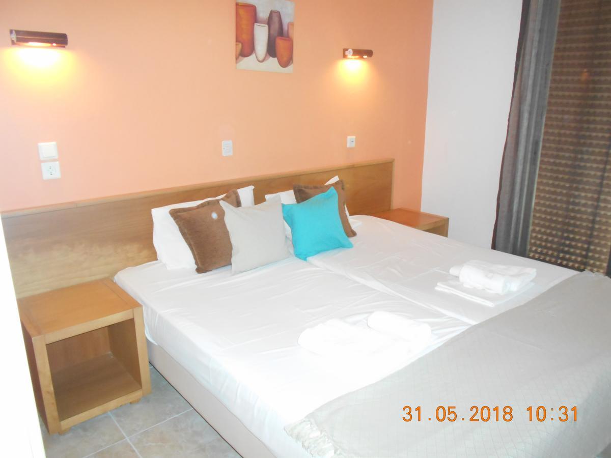 Hotel Doukas à Skala Rachoni  Extérieur photo